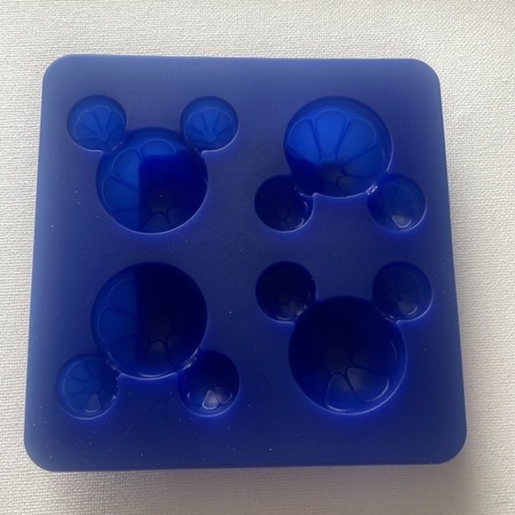 Disney ice cube tray Mickey Mouse Navy Blue New one size - Picture 1 of 7